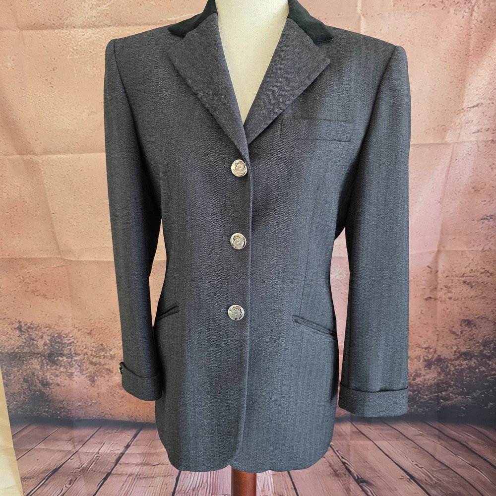 ♥️ Lauren Ralph Lauren EXQUISITE with velvety collar & silver detailed buttons♥️